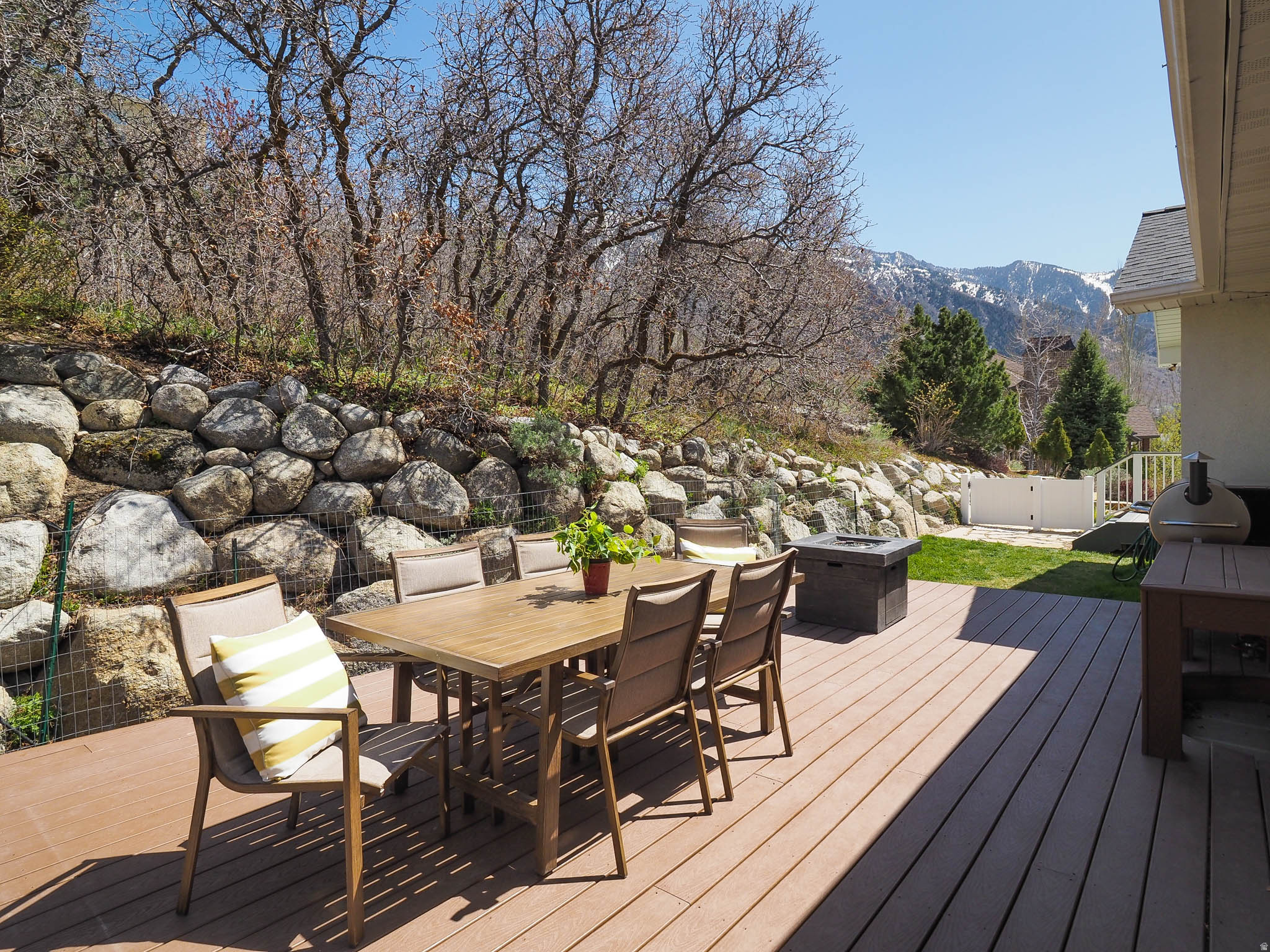MAJESTIC CANYON - Residential