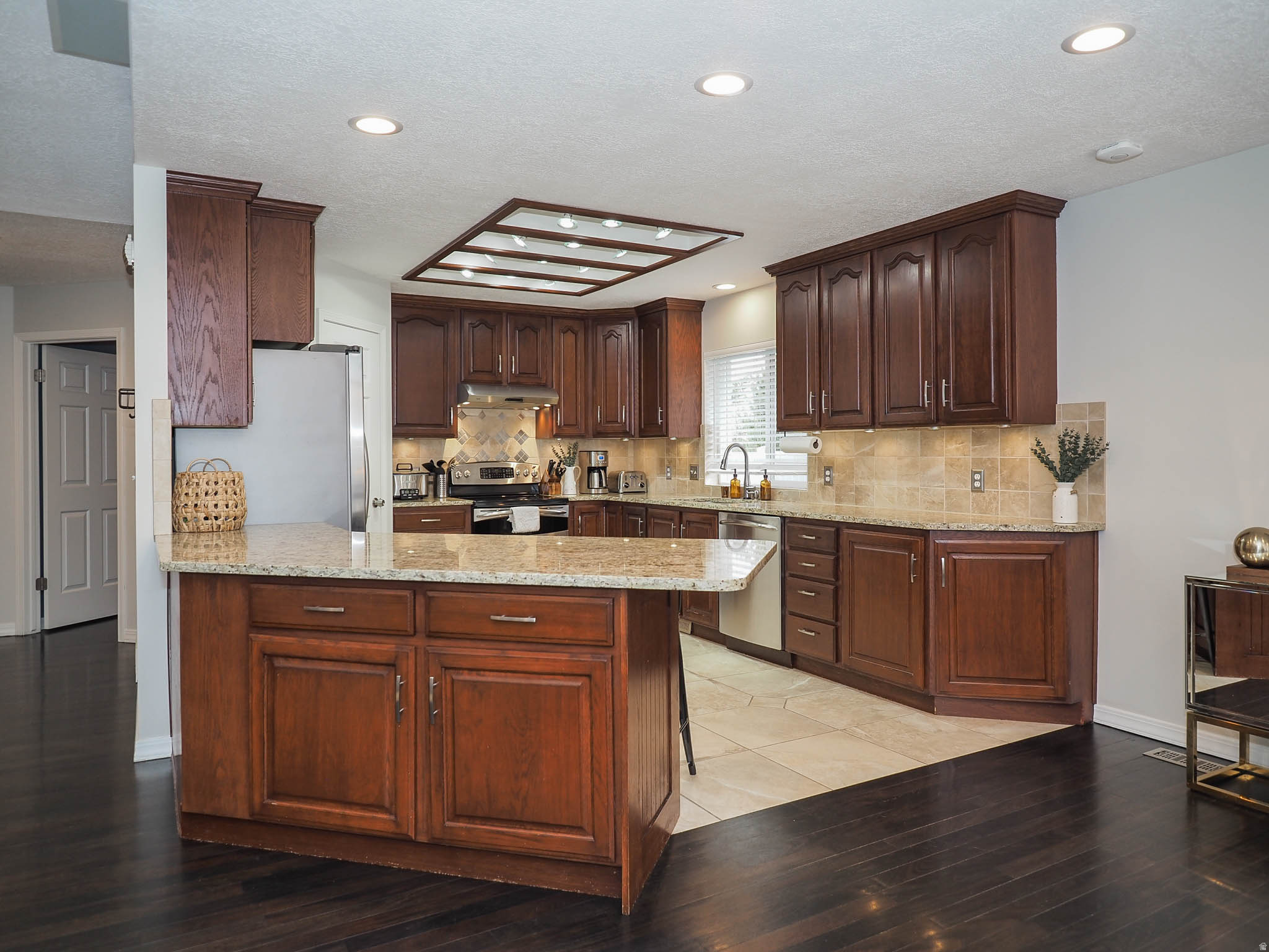 MAJESTIC CANYON - Residential