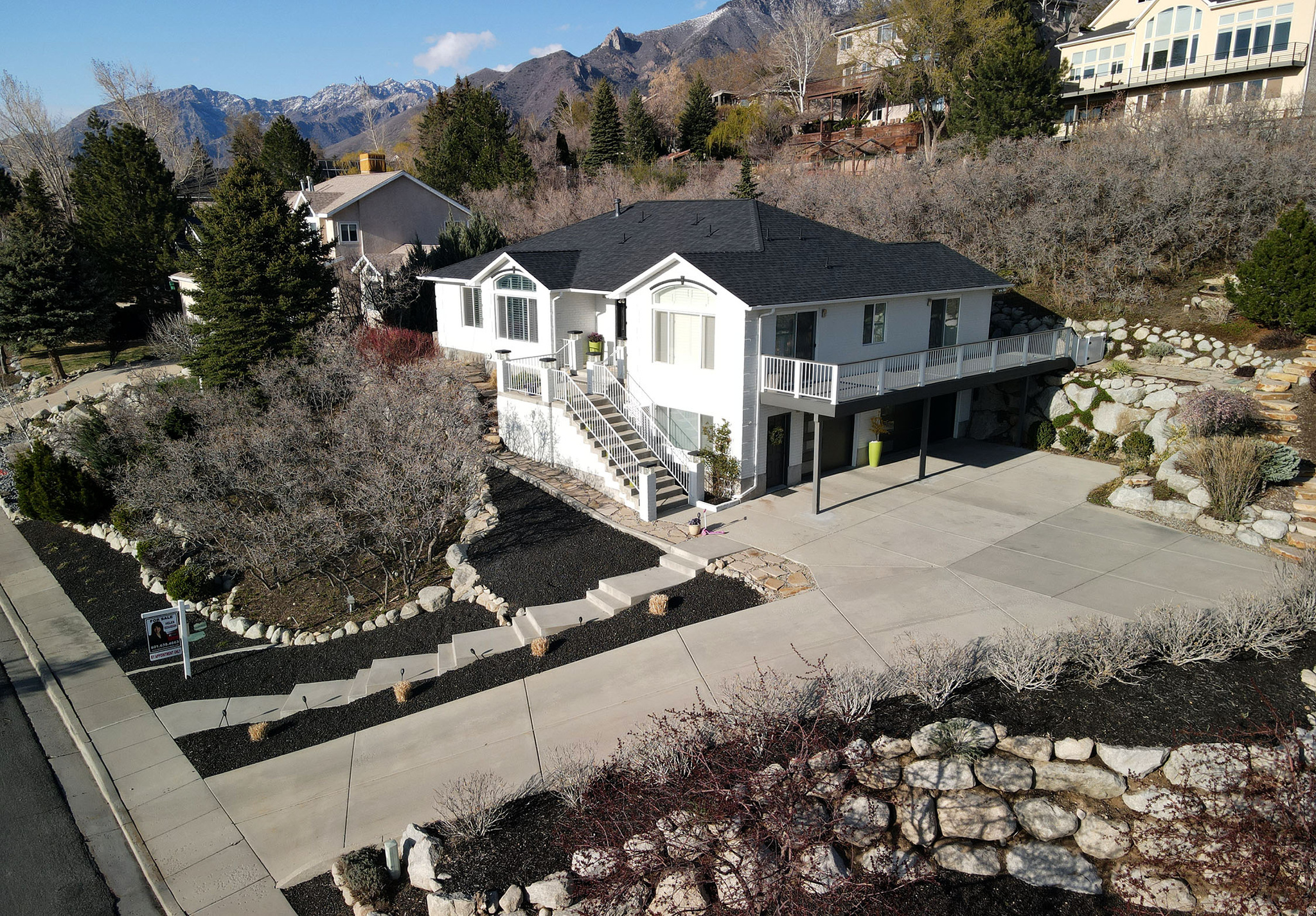 MAJESTIC CANYON - Residential