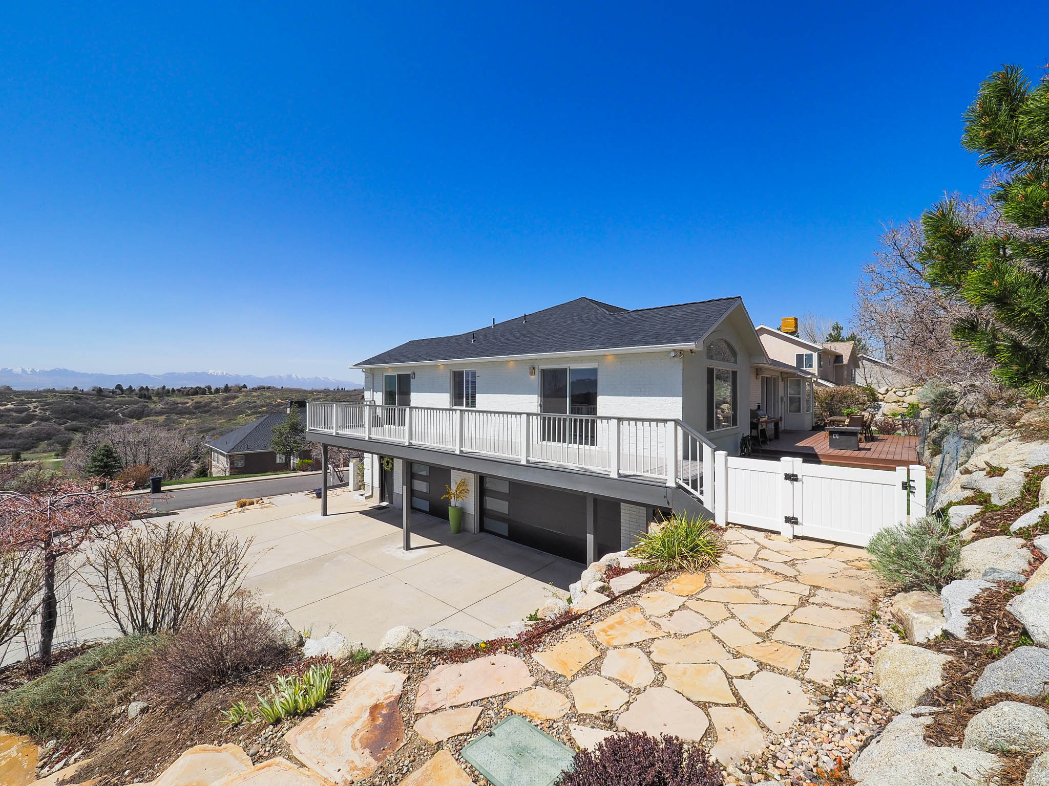 MAJESTIC CANYON - Residential