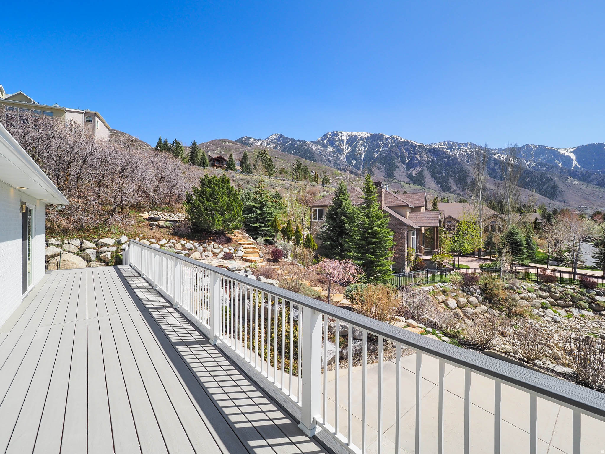 MAJESTIC CANYON - Residential