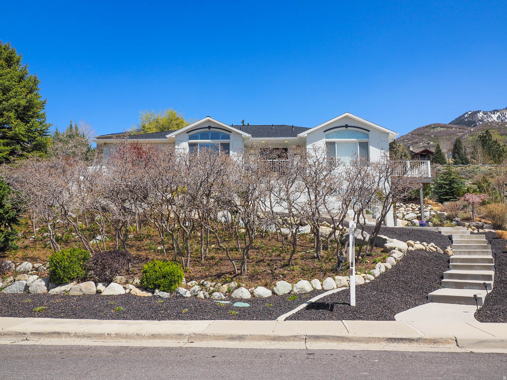 MAJESTIC CANYON - Residential