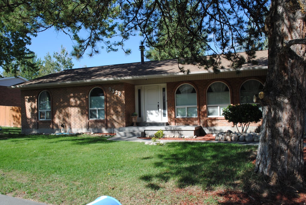 Photo of 9322 S SOLENA WAY, Sandy, UT 84093 (MLS # 2183804)