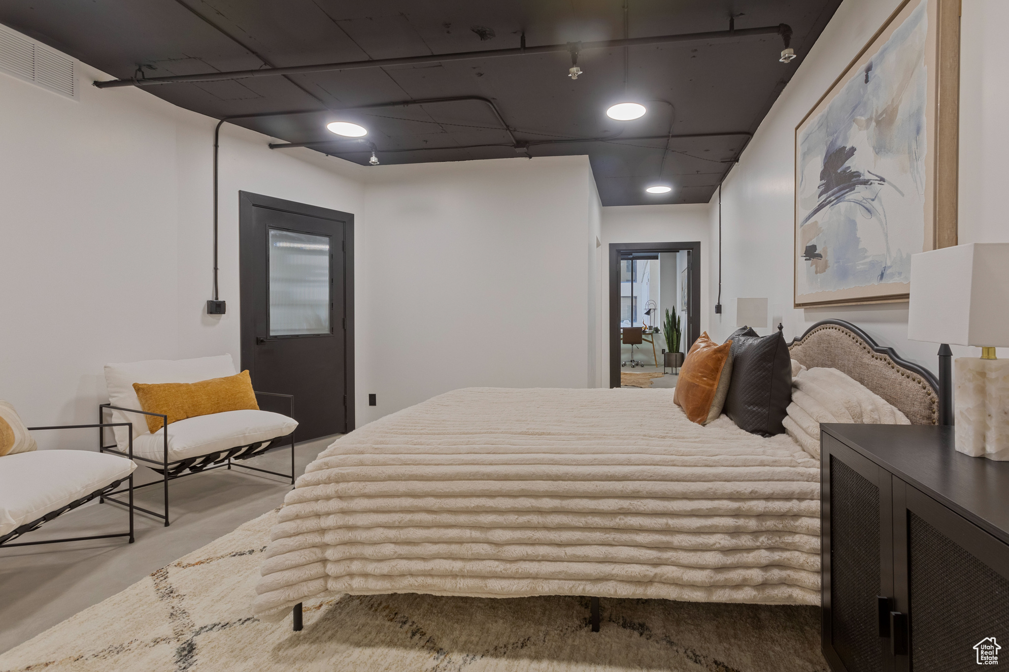 AMERICAN TOWERS CONDM - Residential