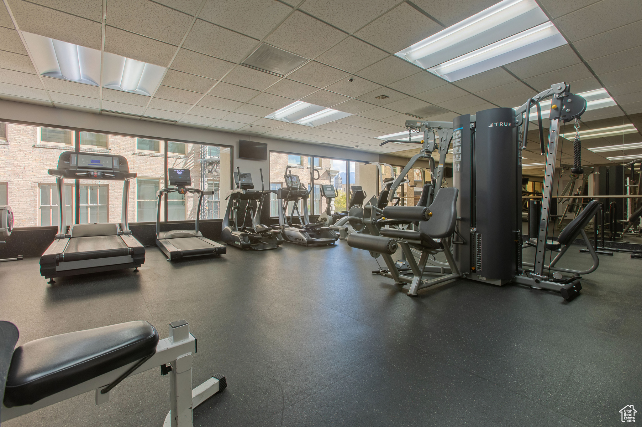 AMERICAN TOWERS CONDM - Residential