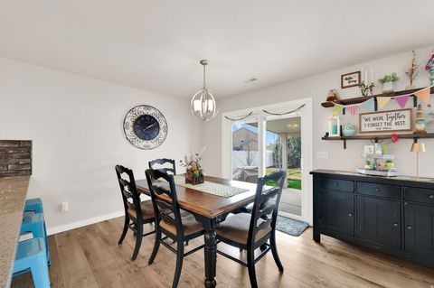 Tiny photo for 282 BEAUMONT DR, Kaysville, UT 84037 (MLS # 2145397)