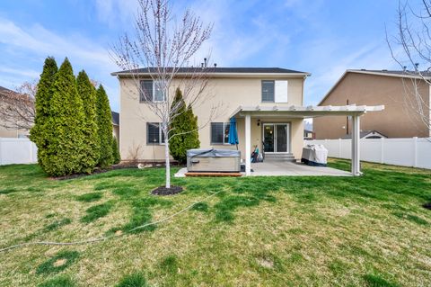 Tiny photo for 282 BEAUMONT DR, Kaysville, UT 84037 (MLS # 2145397)