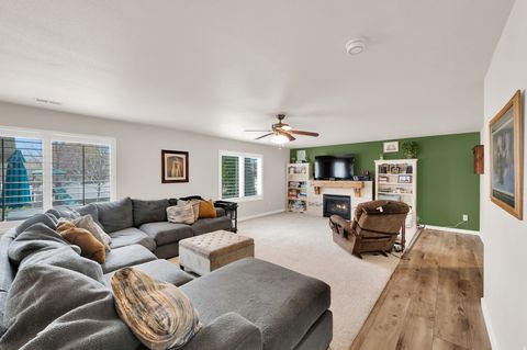 Tiny photo for 282 BEAUMONT DR, Kaysville, UT 84037 (MLS # 2145397)