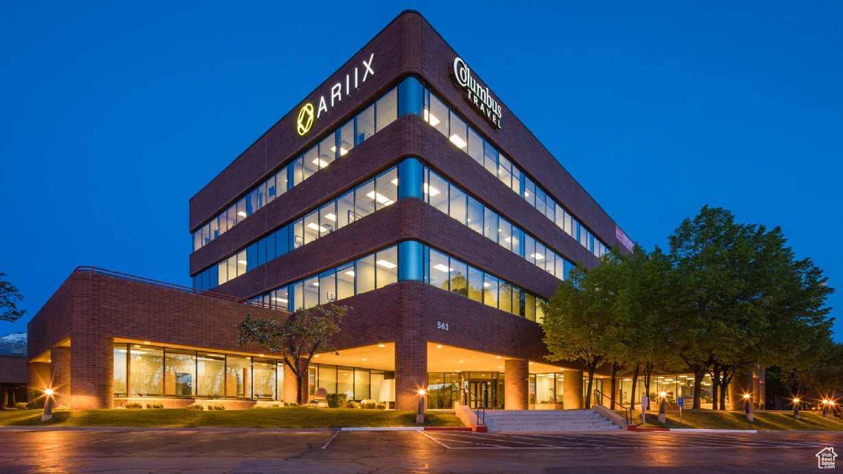 BOUNTIFUL GATEWAY TOWER - Commercial Lease