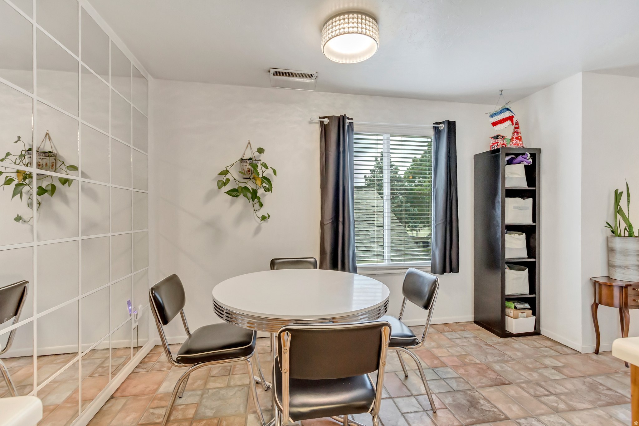 HIDDEN LAKE CONDM - Residential