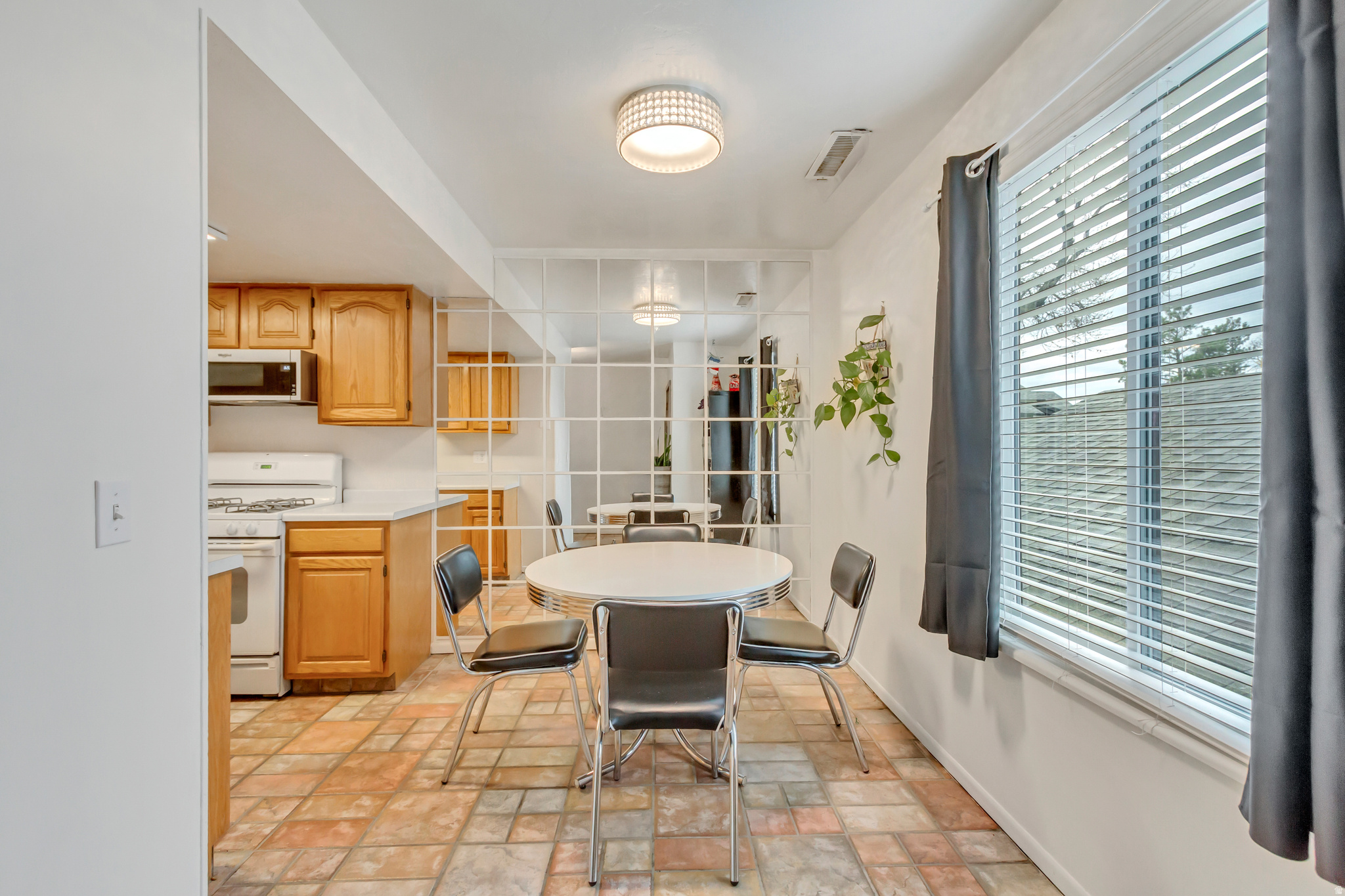 HIDDEN LAKE CONDM - Residential