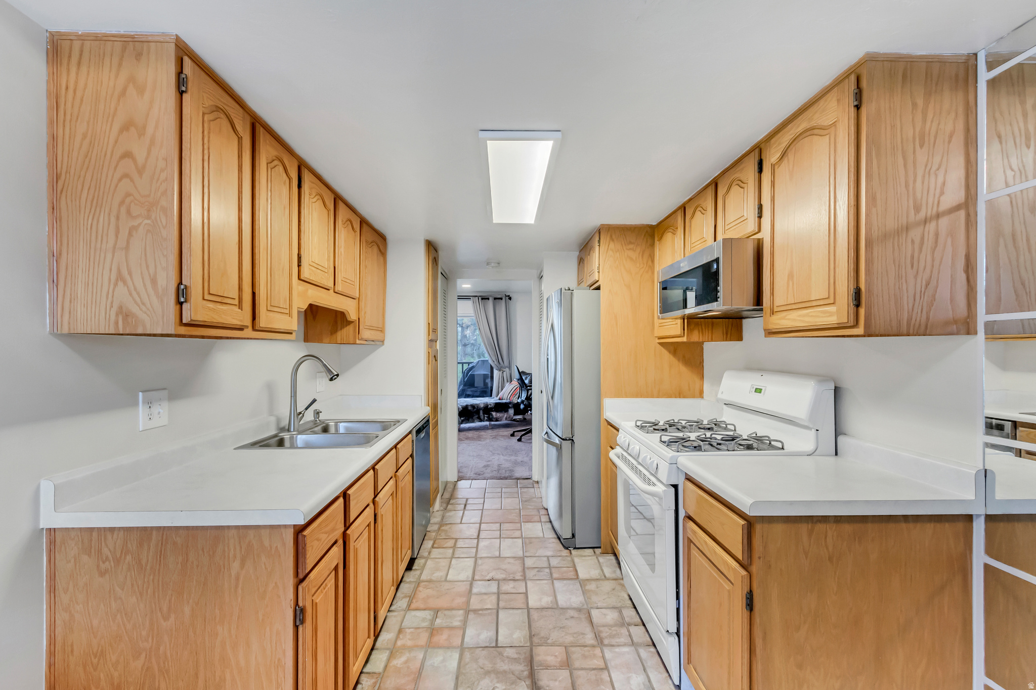 HIDDEN LAKE CONDM - Residential