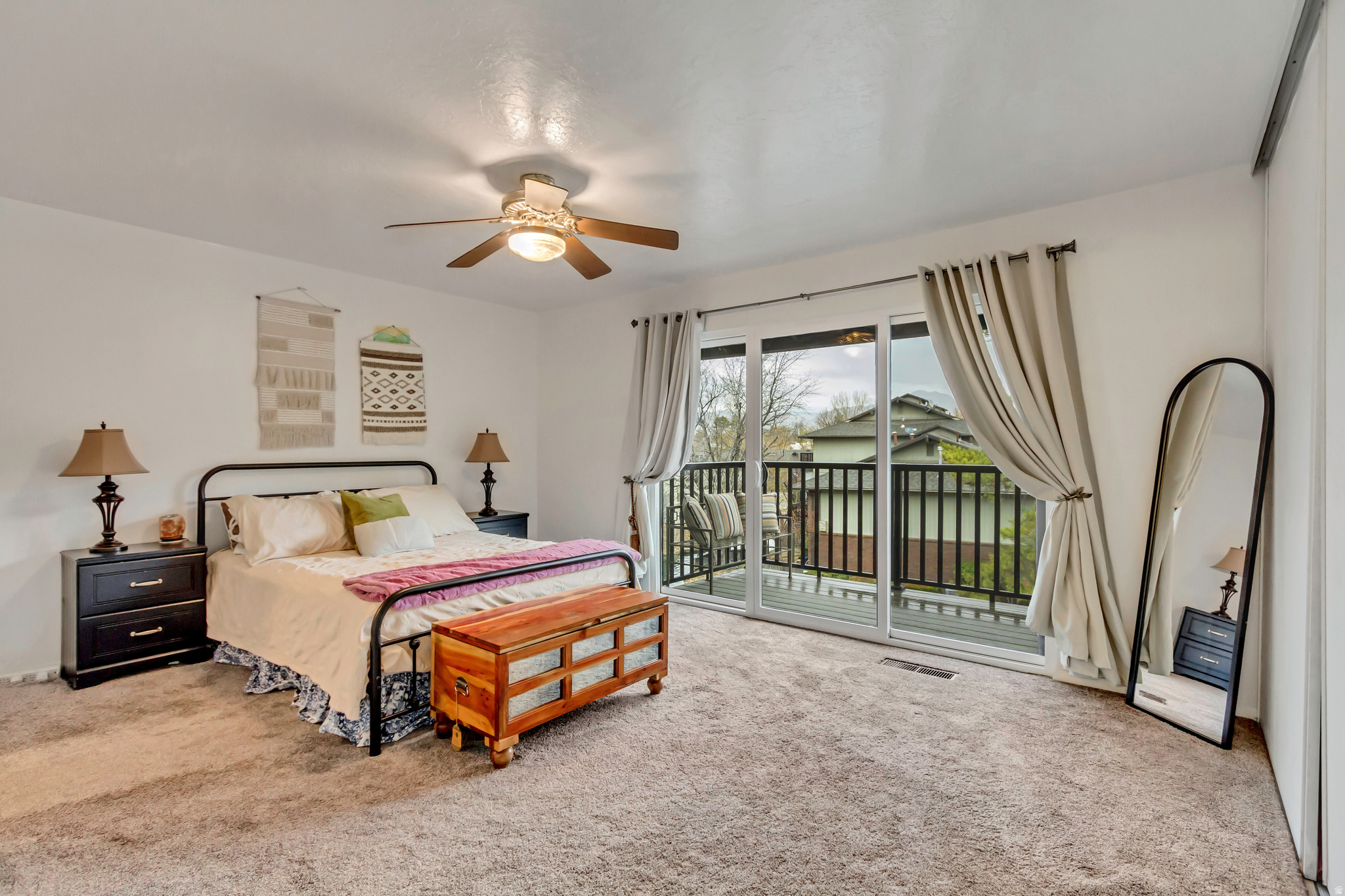 HIDDEN LAKE CONDM - Residential