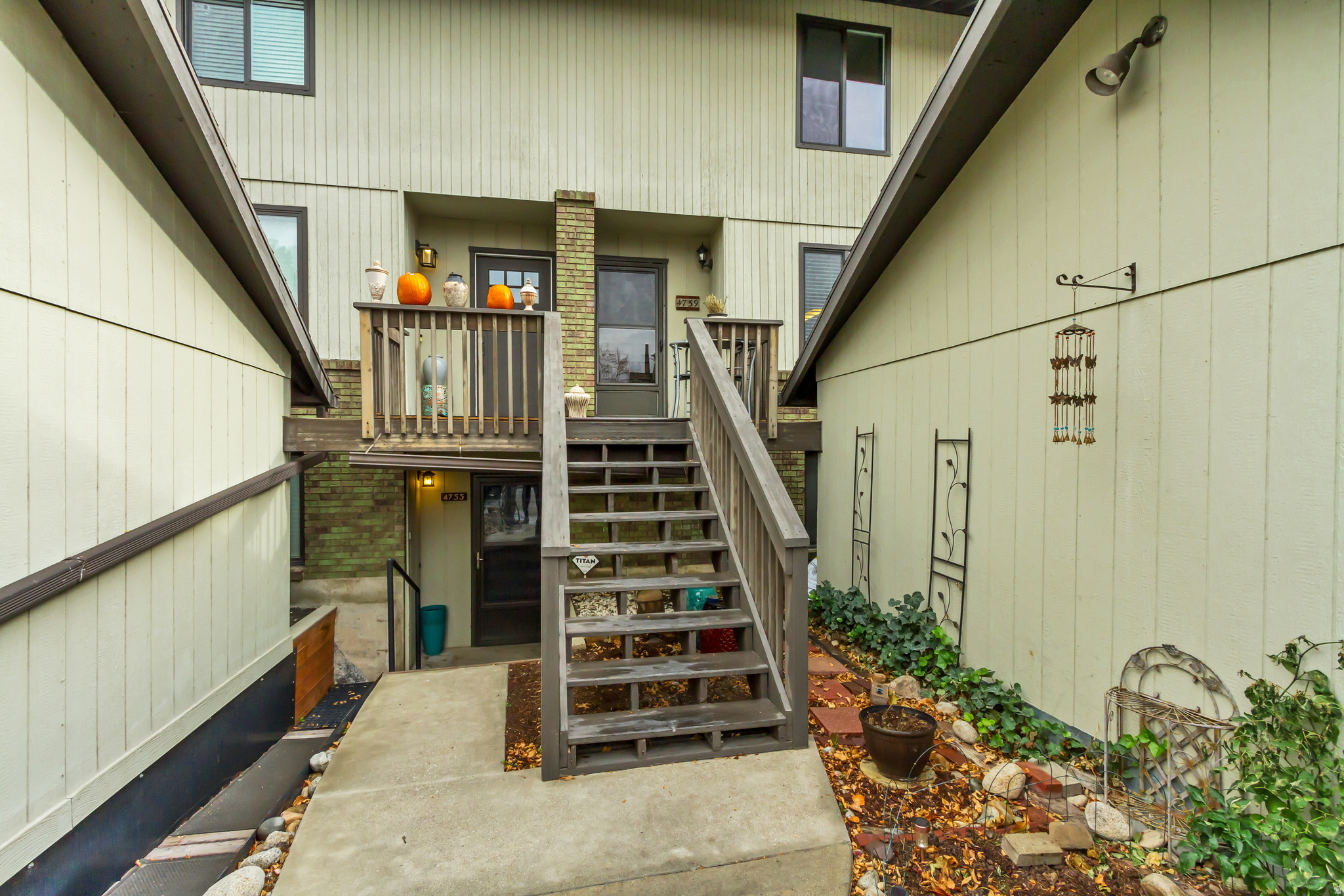 HIDDEN LAKE CONDM - Residential