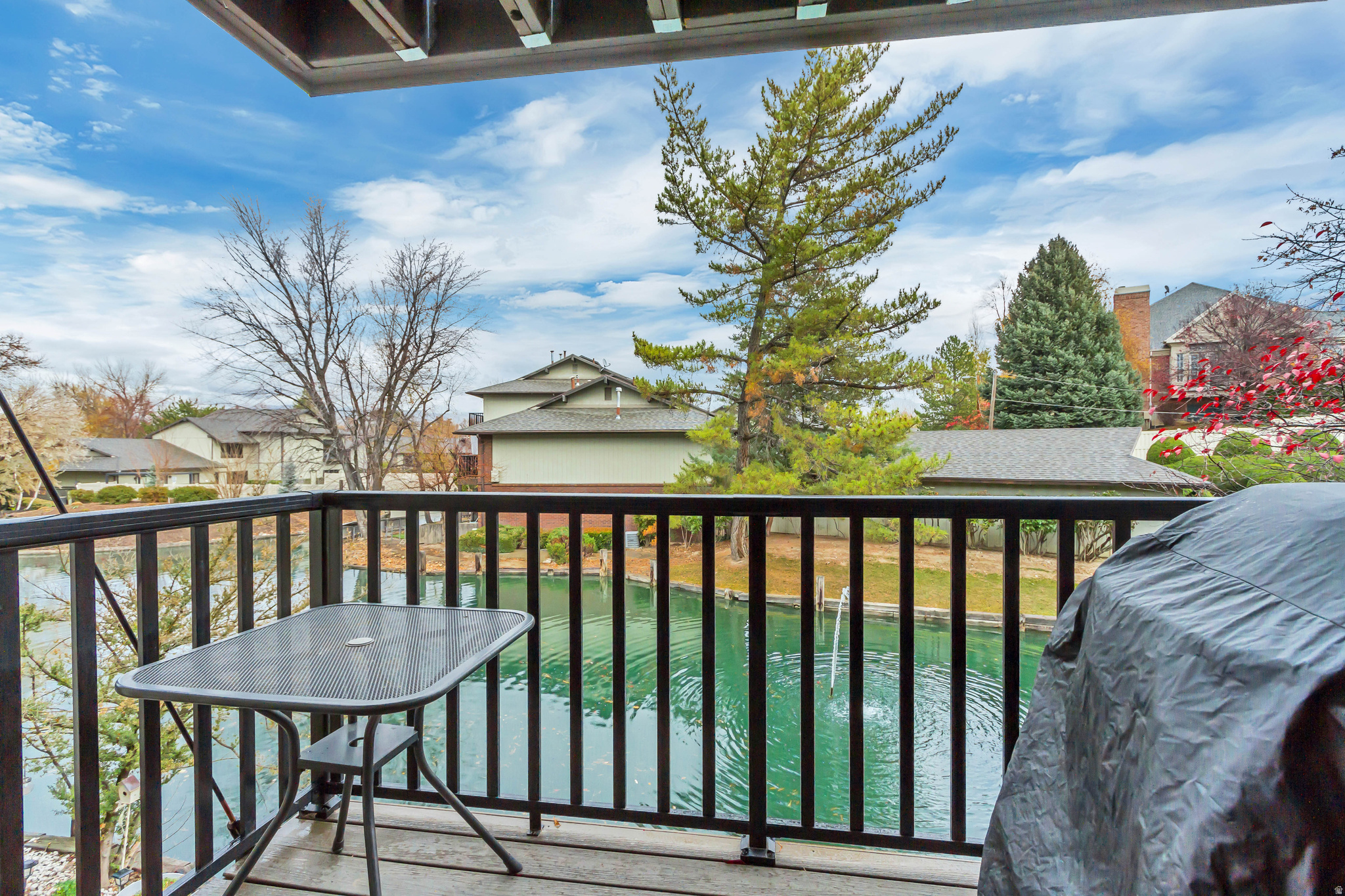 HIDDEN LAKE CONDM - Residential