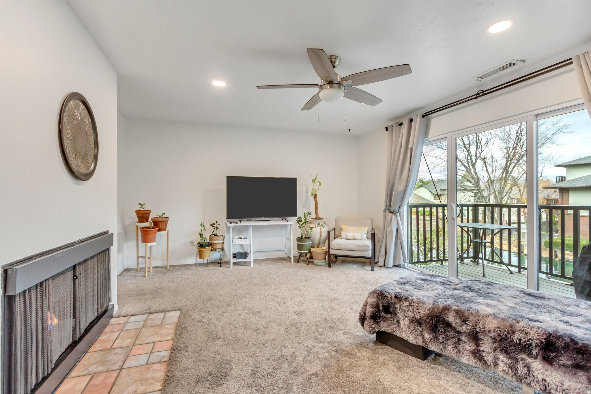 HIDDEN LAKE CONDM - Residential