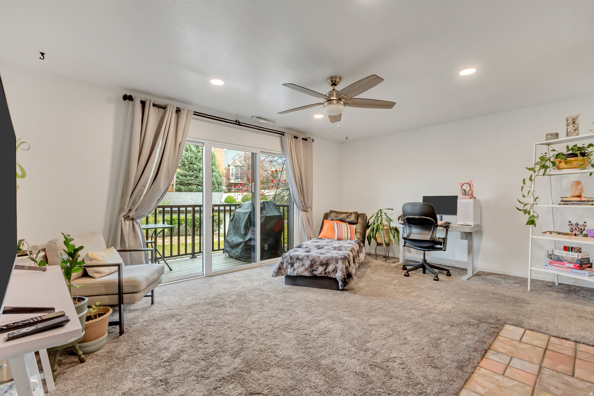 HIDDEN LAKE CONDM - Residential