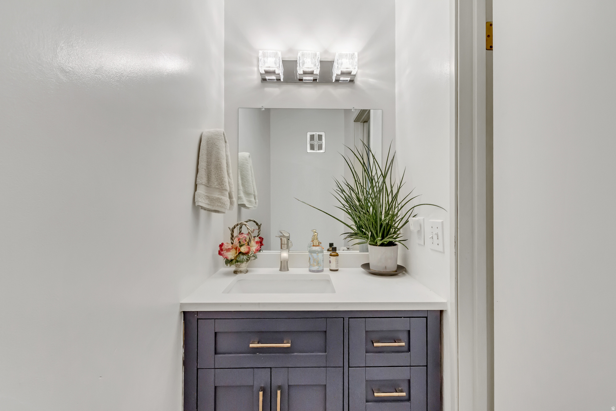 HIDDEN LAKE CONDM - Residential