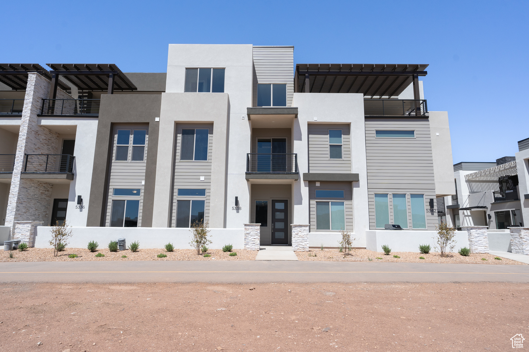 ATKINVILLE TOWNHOMES AT DESERT COLOR - Residential