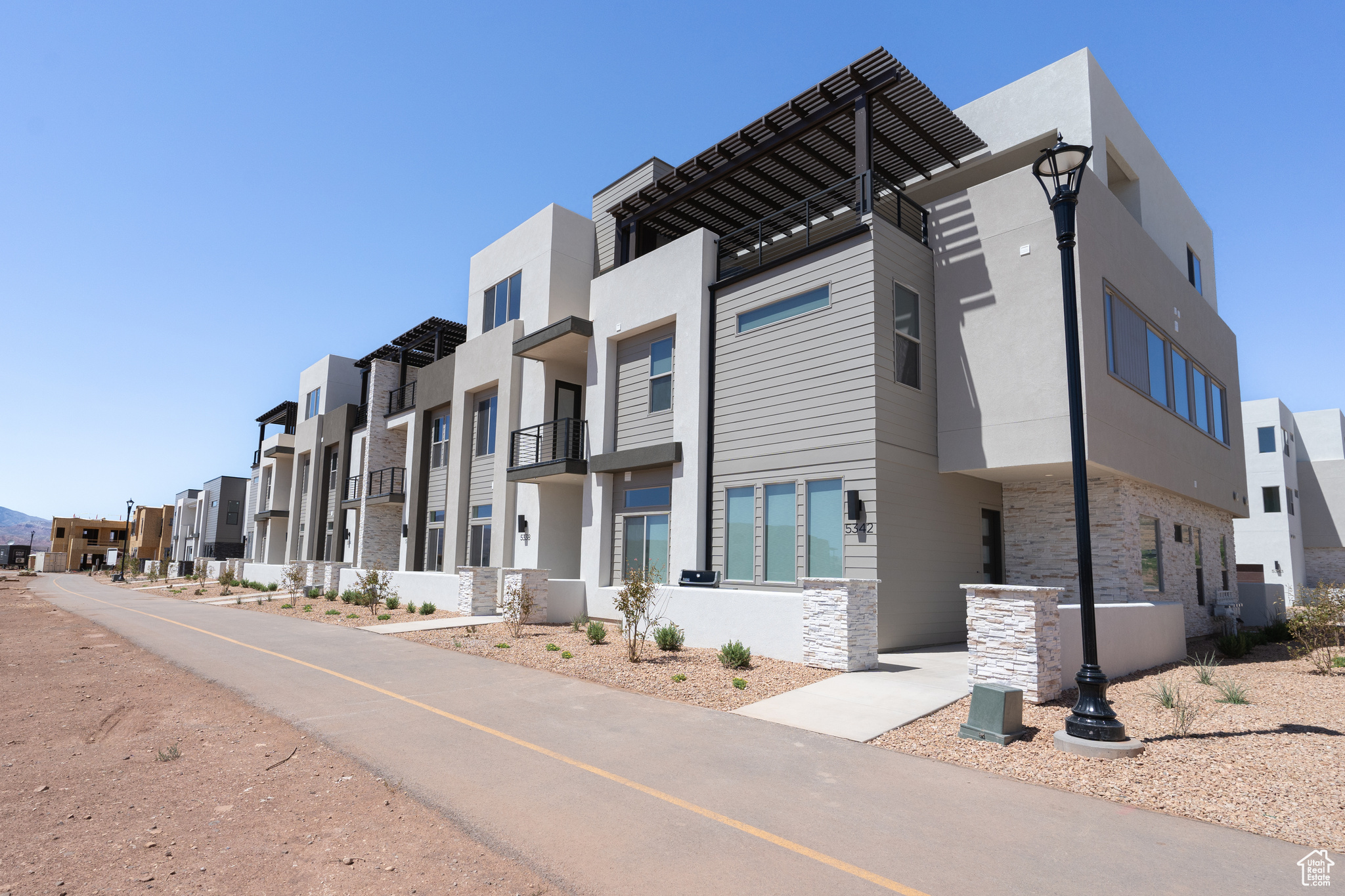 ATKINVILLE TOWNHOMES AT DESERT COLOR - Residential