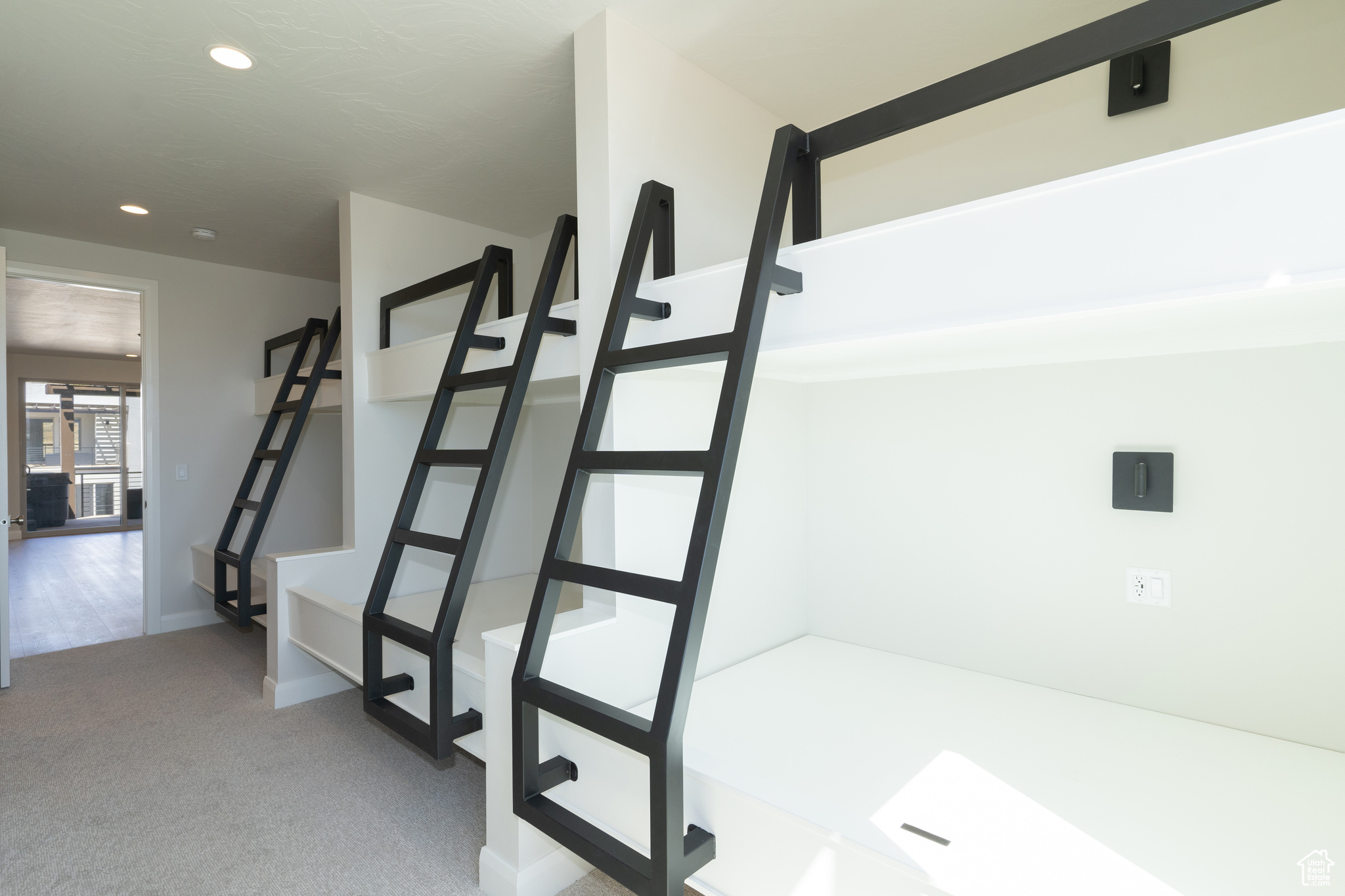 ATKINVILLE TOWNHOMES AT DESERT COLOR - Residential