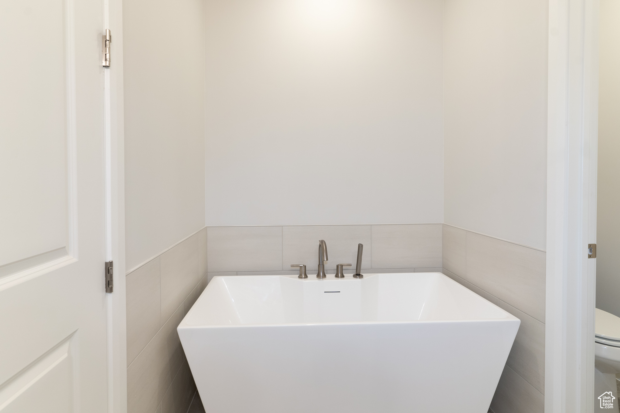 ATKINVILLE TOWNHOMES AT DESERT COLOR - Residential