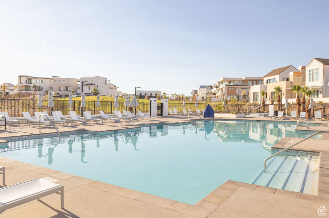 ATKINVILLE TOWNHOMES AT DESERT COLOR - Residential