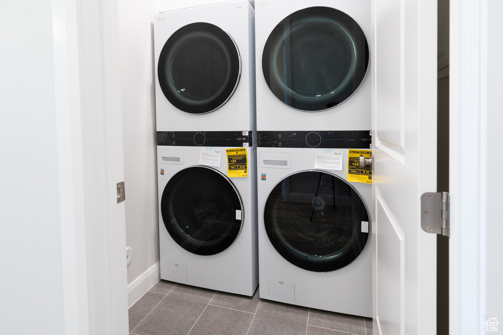 ATKINVILLE TOWNHOMES AT DESERT COLOR - Residential