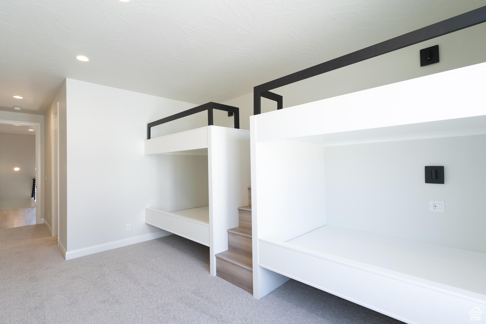 ATKINVILLE TOWNHOMES AT DESERT COLOR - Residential