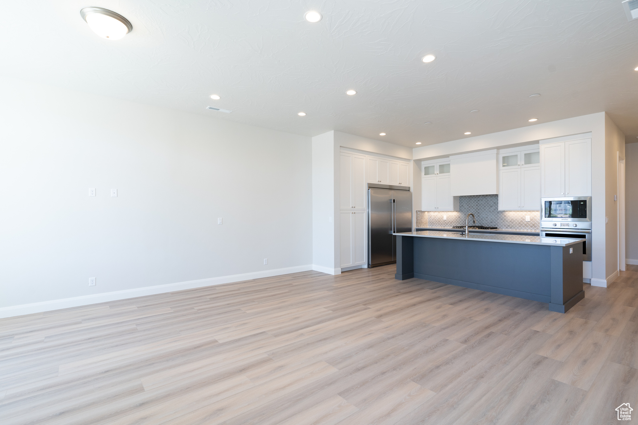 ATKINVILLE TOWNHOMES AT DESERT COLOR - Residential