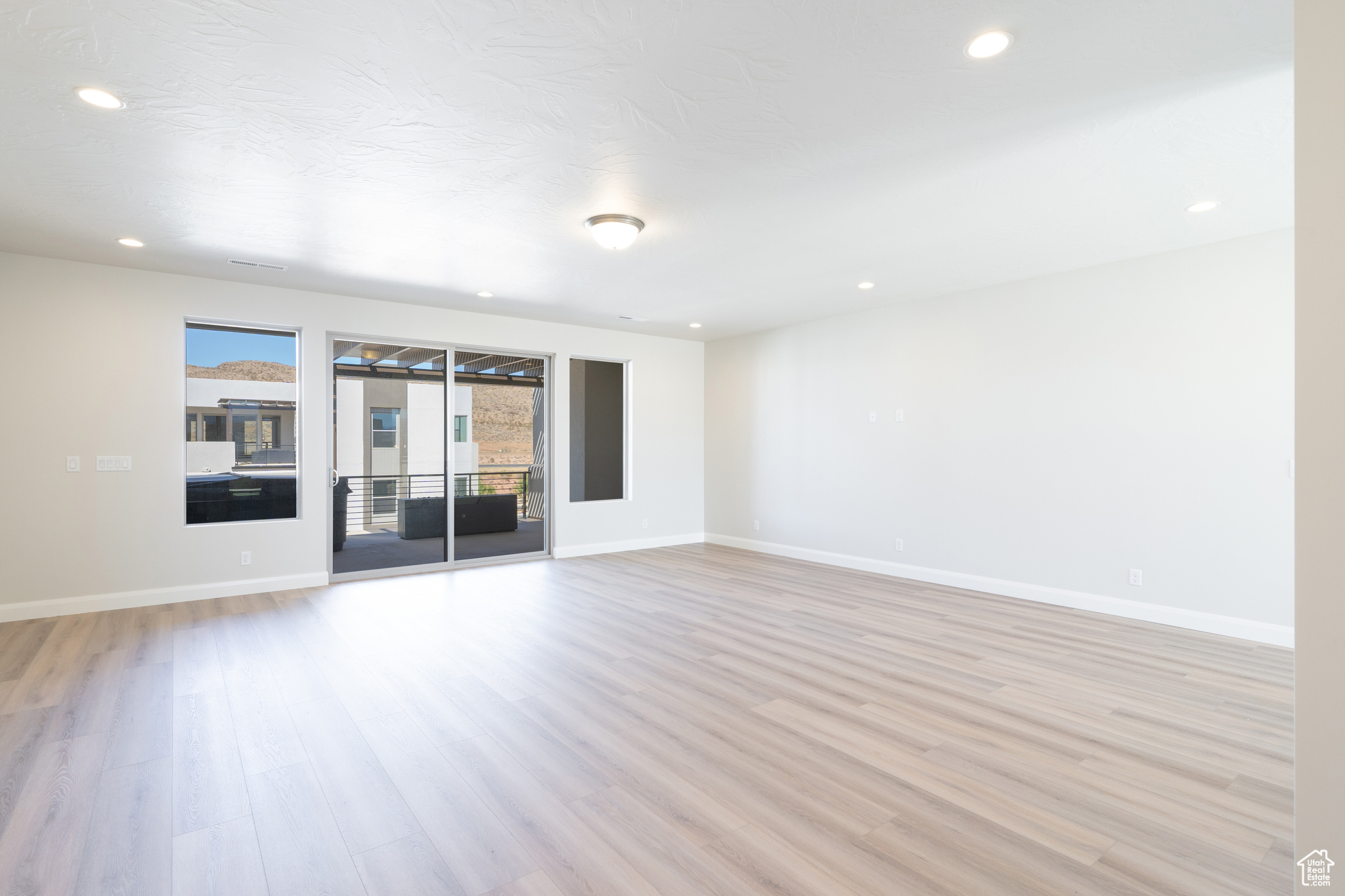 ATKINVILLE TOWNHOMES AT DESERT COLOR - Residential