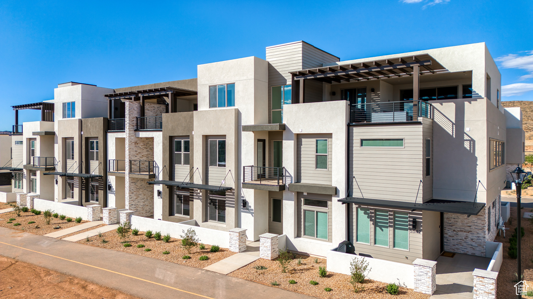 ATKINVILLE TOWNHOMES AT DESERT COLOR - Residential