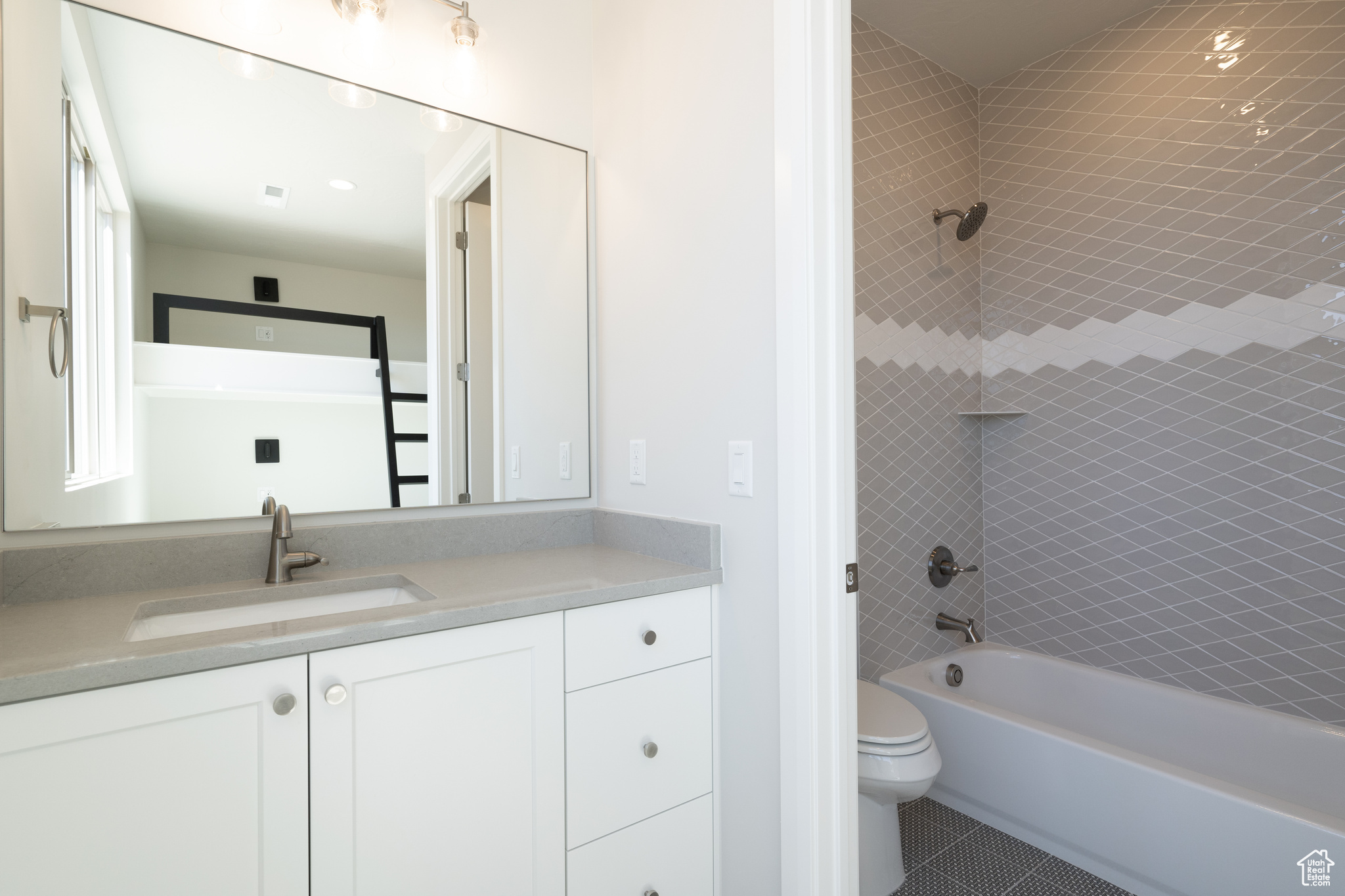 ATKINVILLE TOWNHOMES AT DESERT COLOR - Residential