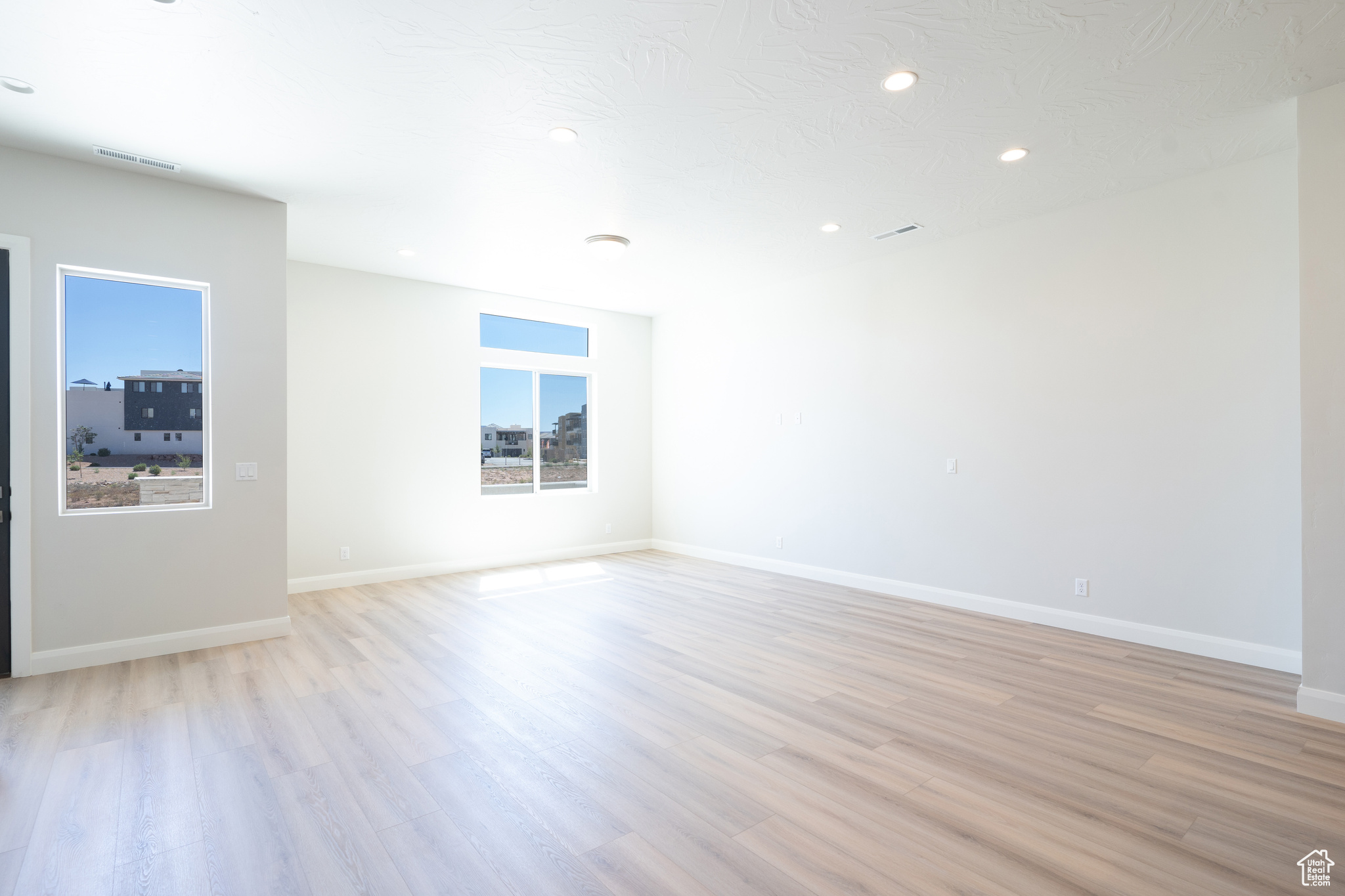 ATKINVILLE TOWNHOMES AT DESERT COLOR - Residential