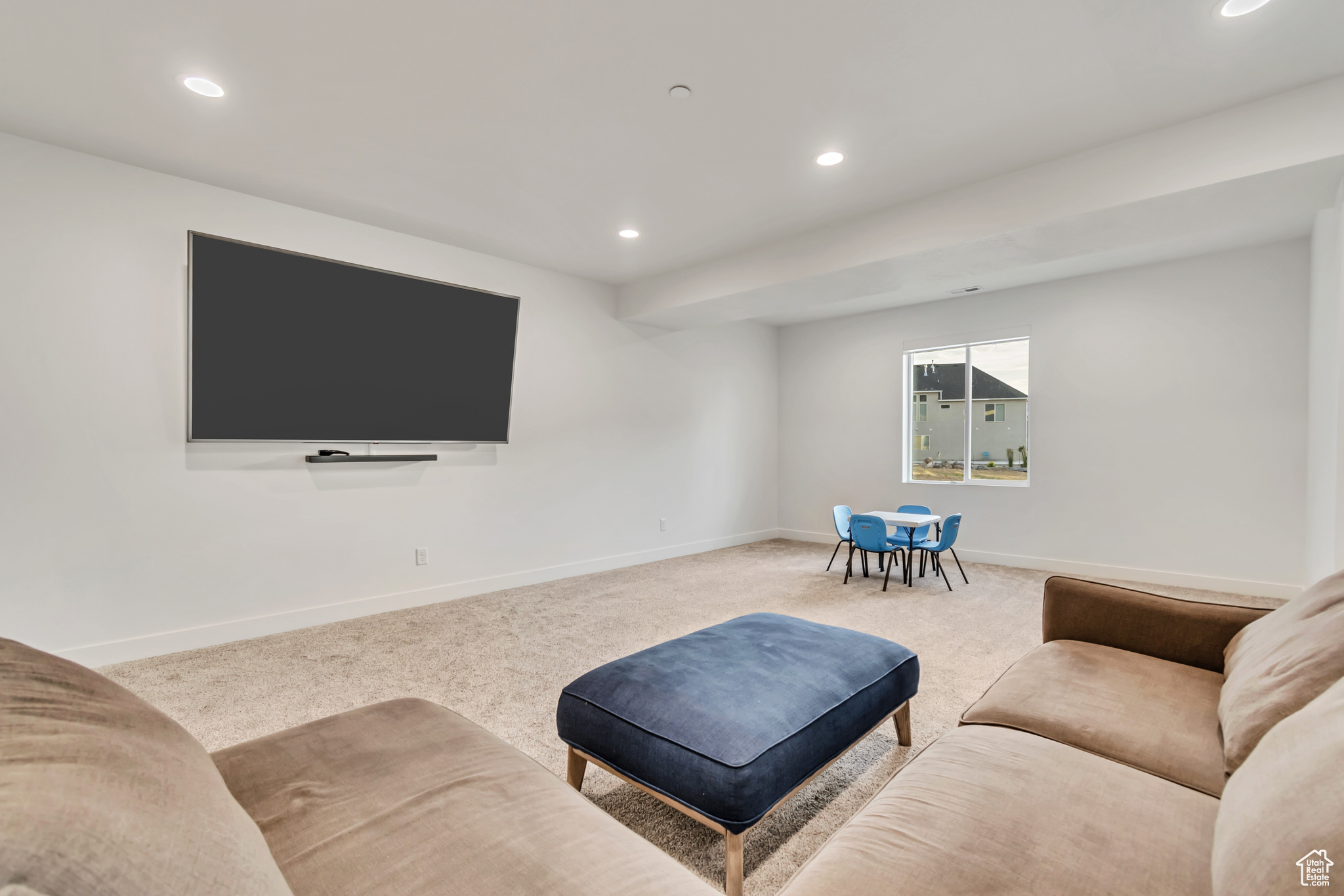 FOUR SEAS - Residential