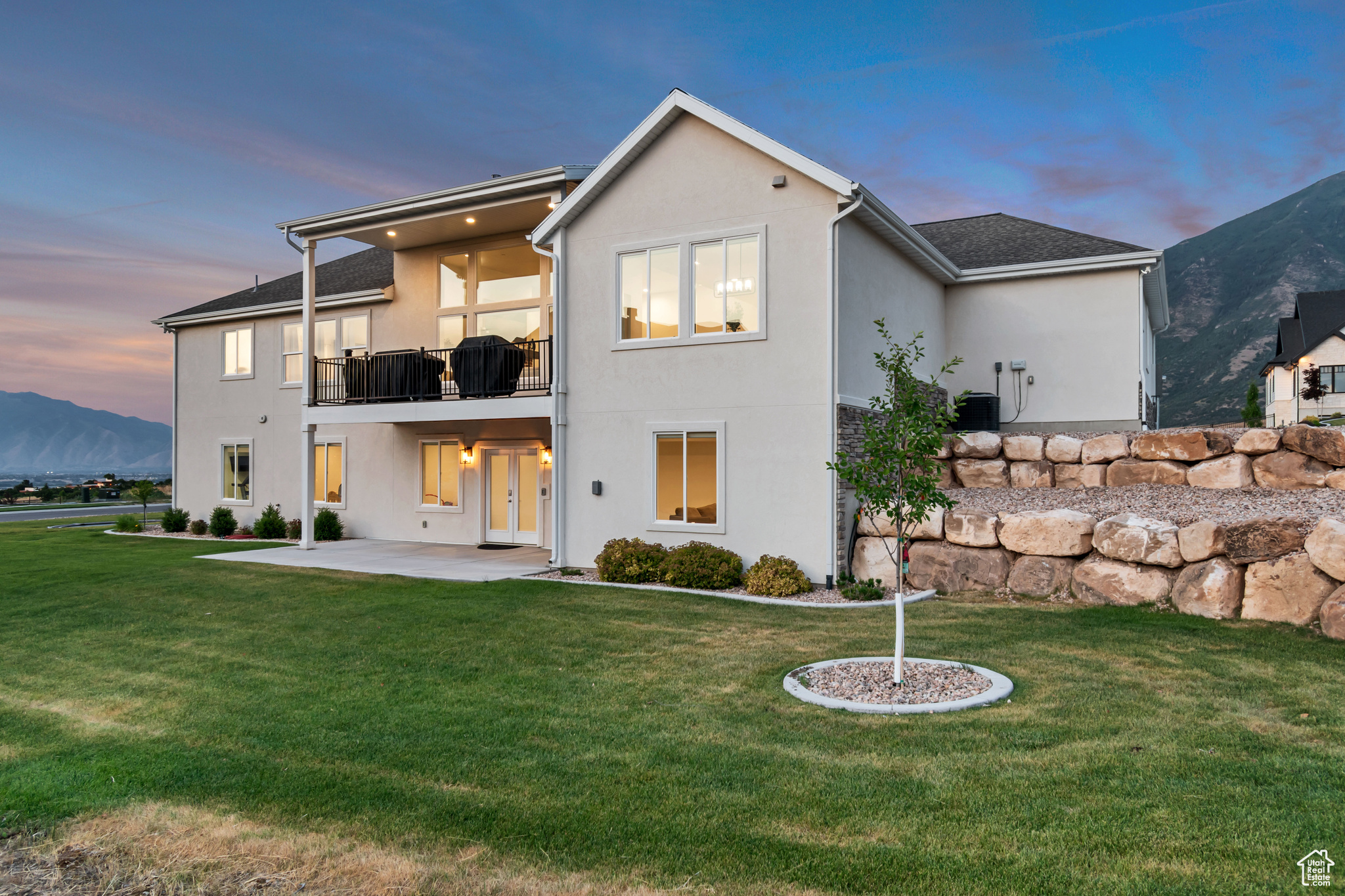 FOUR SEAS - Residential