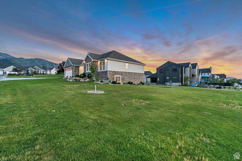 Tiny photo for 325 S AUTUMN BLAZE CIR, Woodland Hills, UT 84653 (MLS # 2094793)