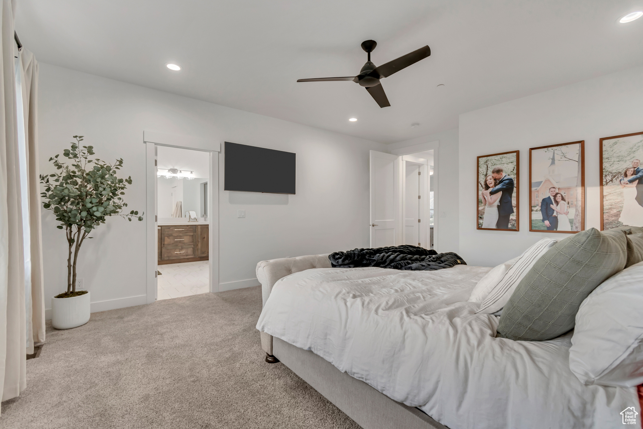 FOUR SEAS - Residential