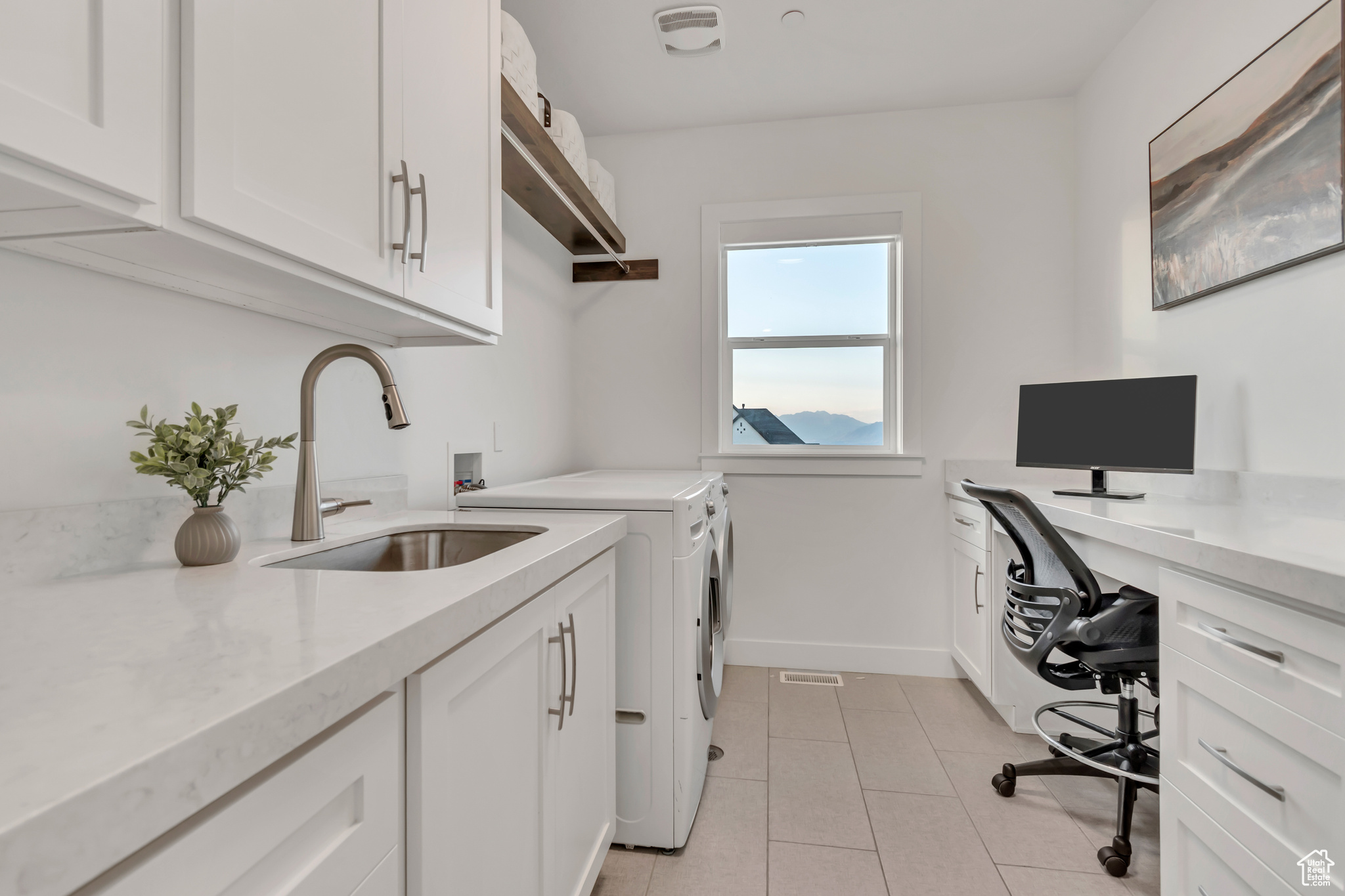 FOUR SEAS - Residential