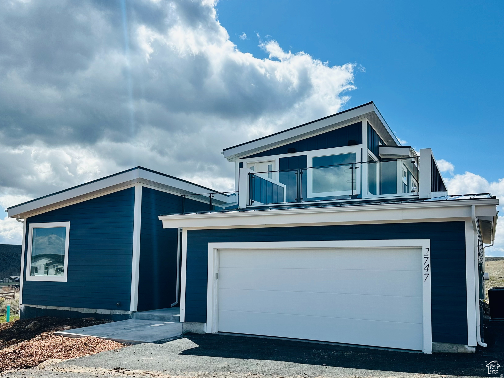 2747 S COUNTRY CLUB WAY