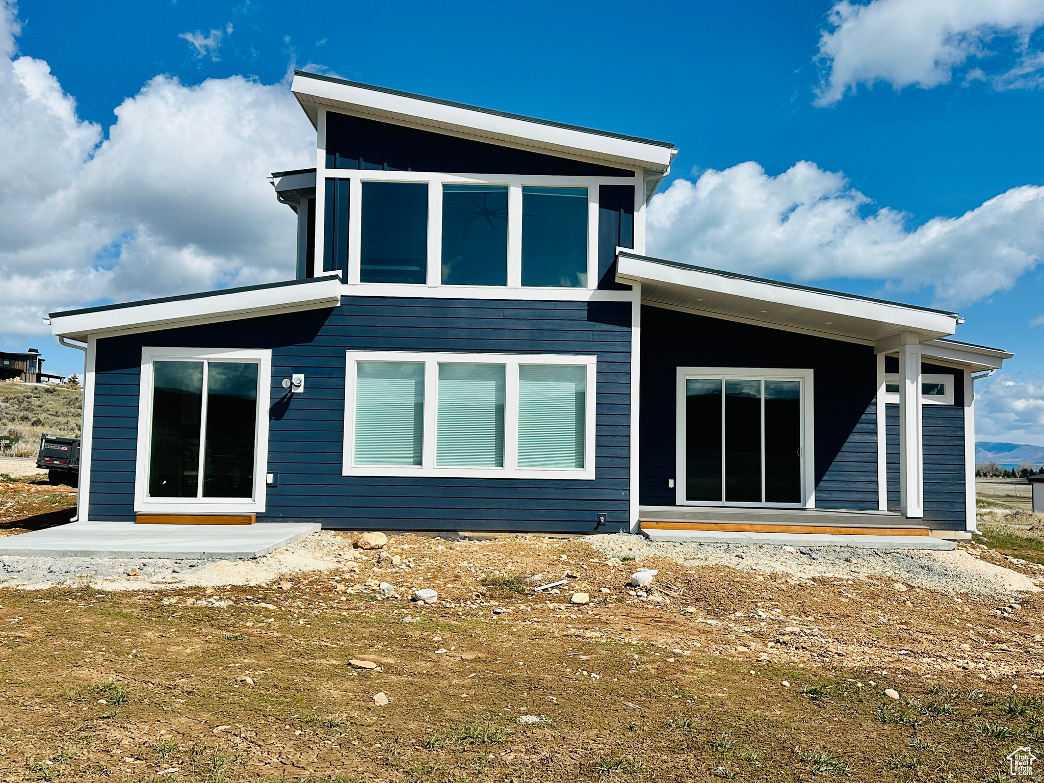 2747 S COUNTRY CLUB WAY