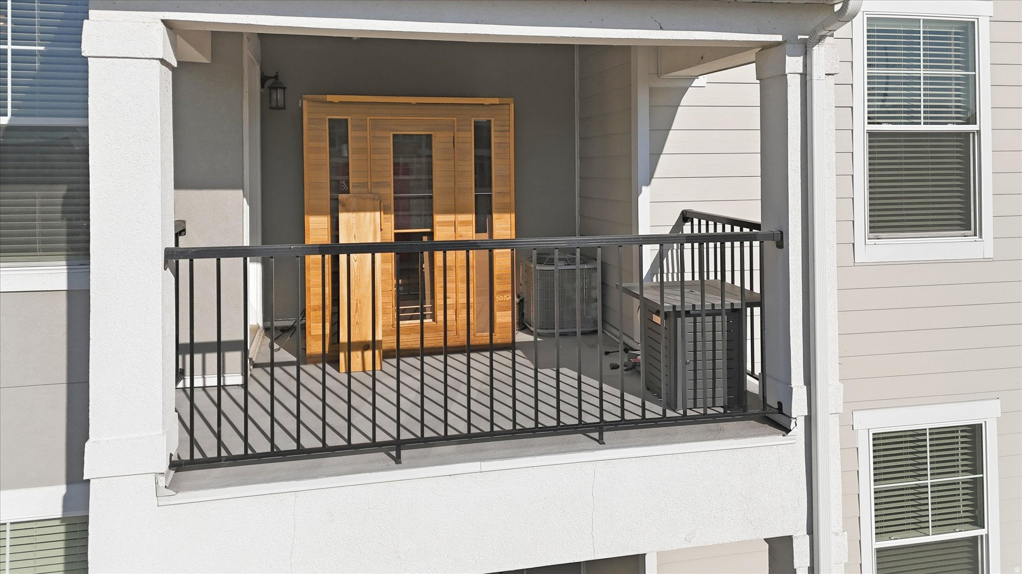 LAKE FRONT - Residential