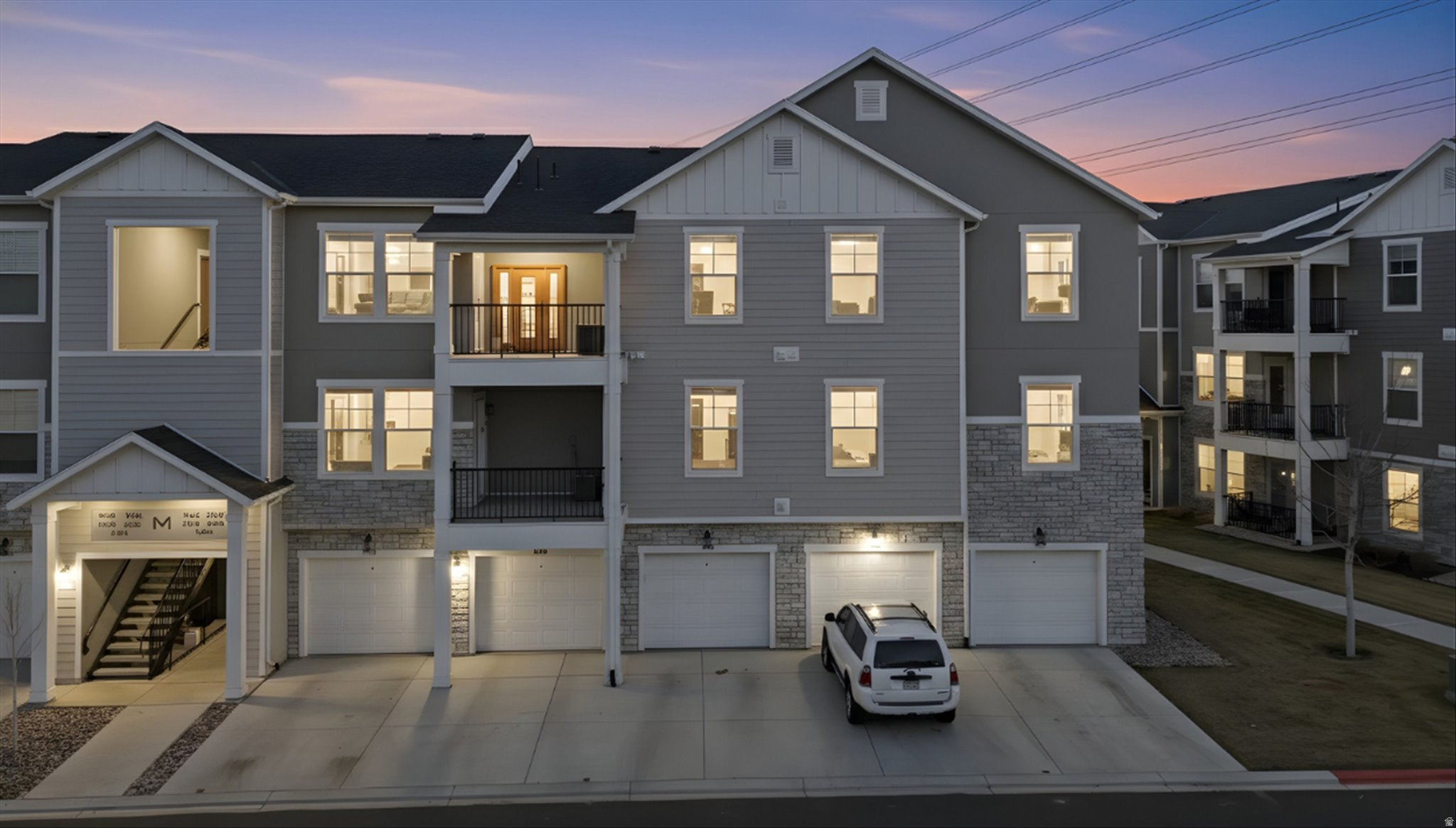 LAKE FRONT - Residential