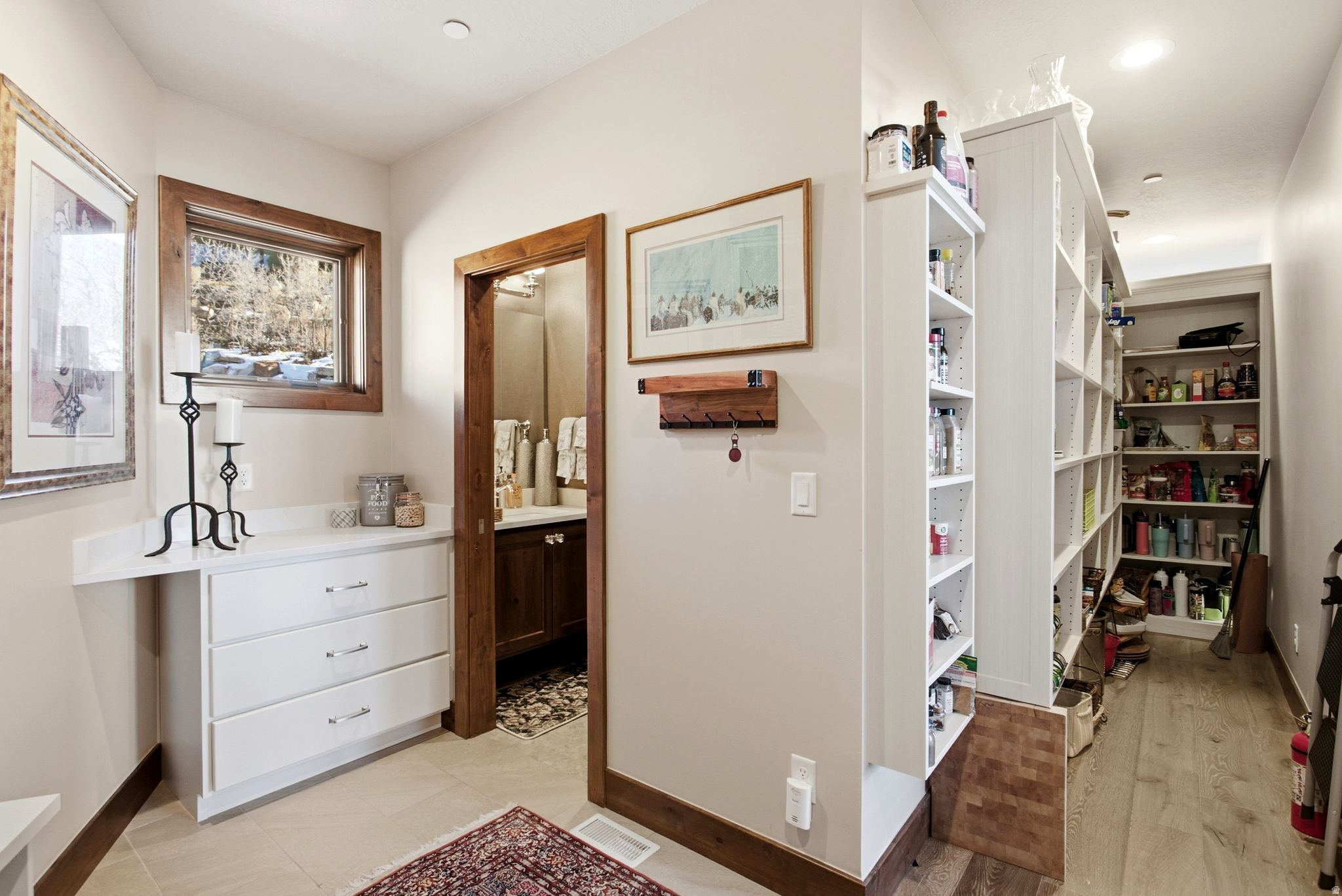 HIDEOUT/SILVER SKY - Residential