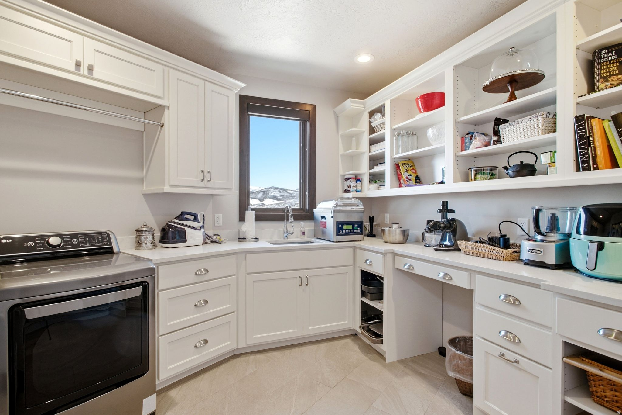 HIDEOUT/SILVER SKY - Residential