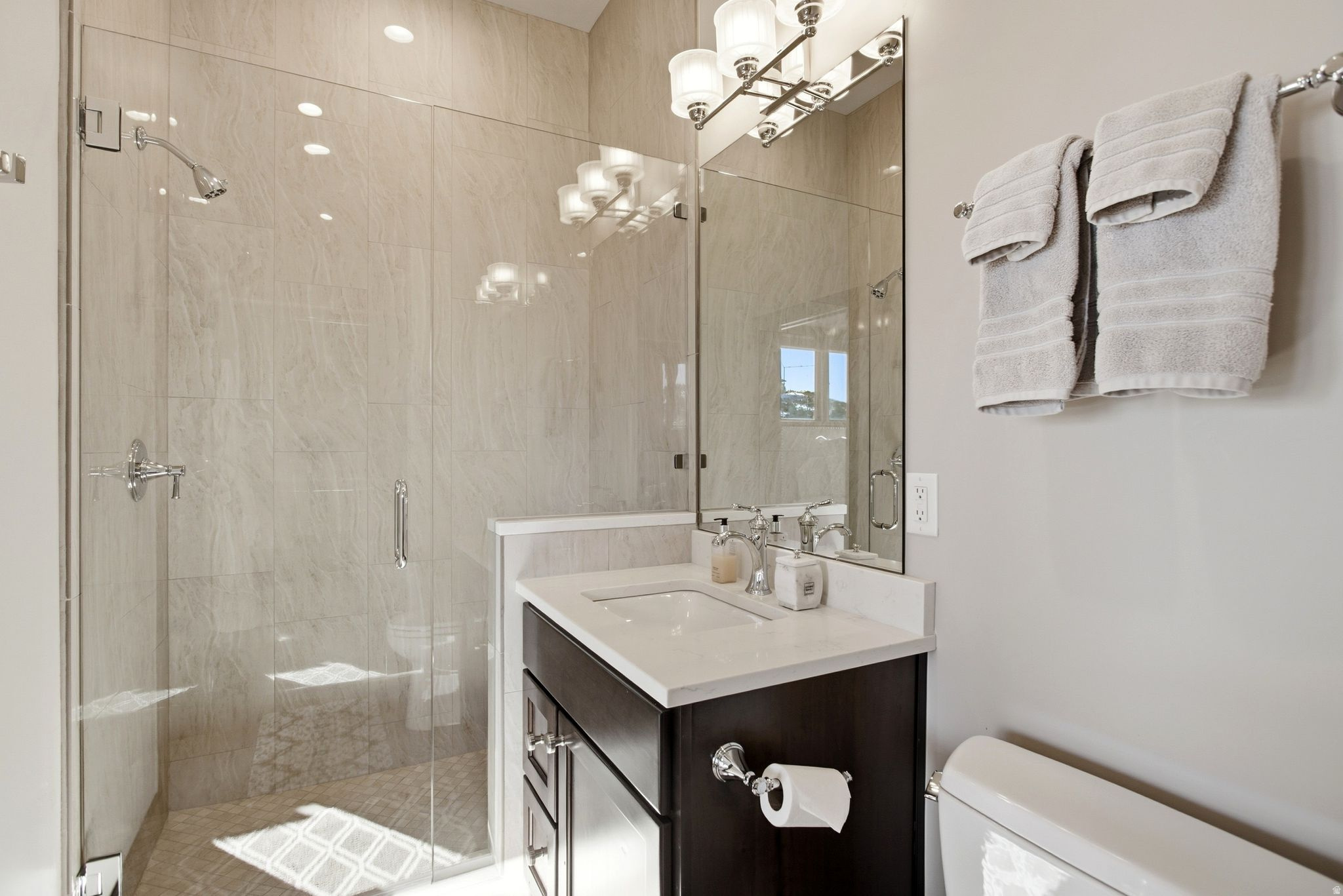 HIDEOUT/SILVER SKY - Residential