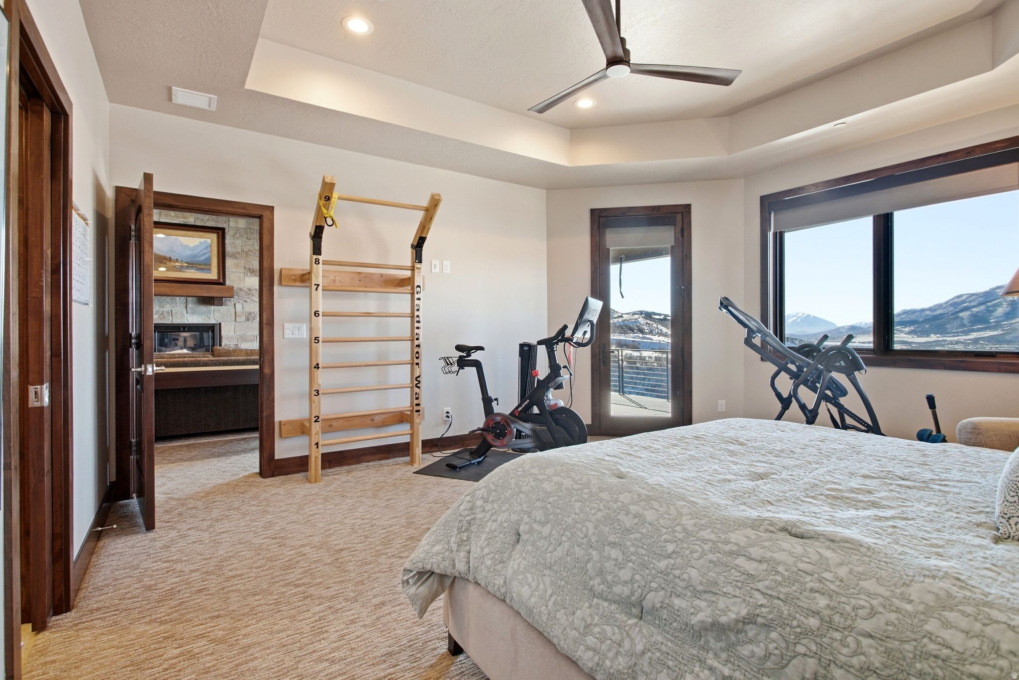 HIDEOUT/SILVER SKY - Residential