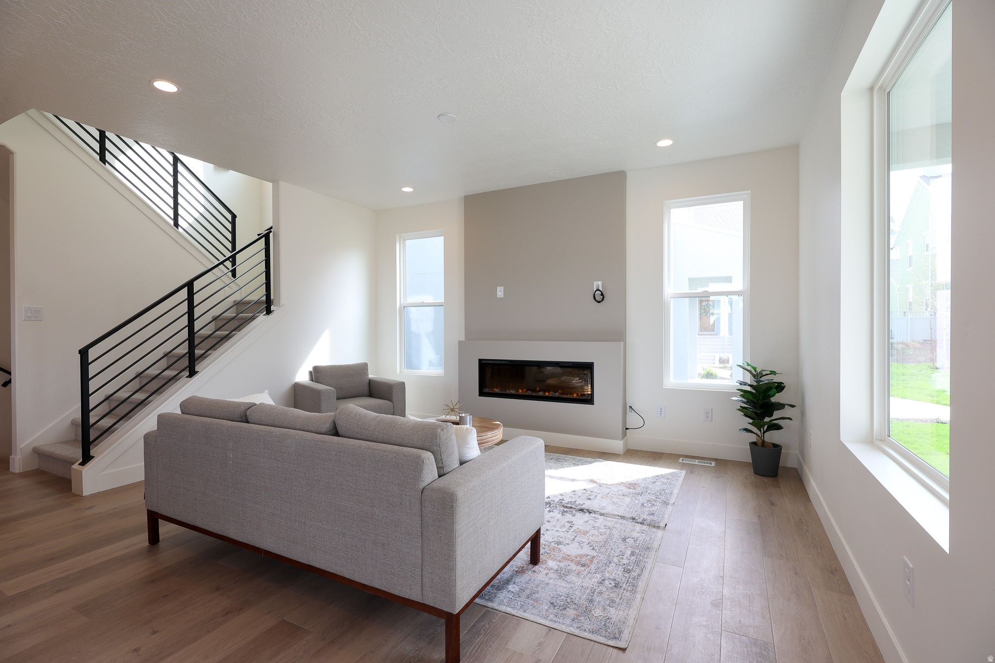 DAYBREAK - Residential