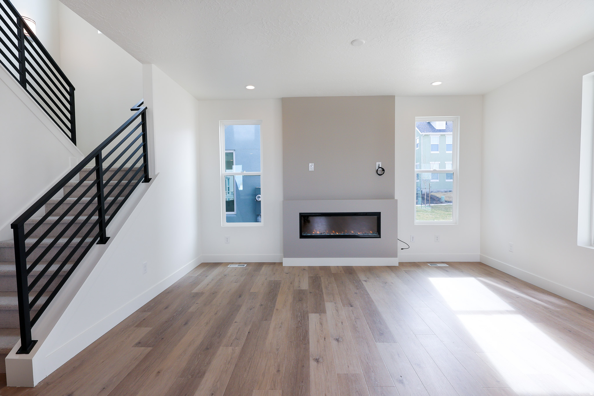 DAYBREAK - Residential