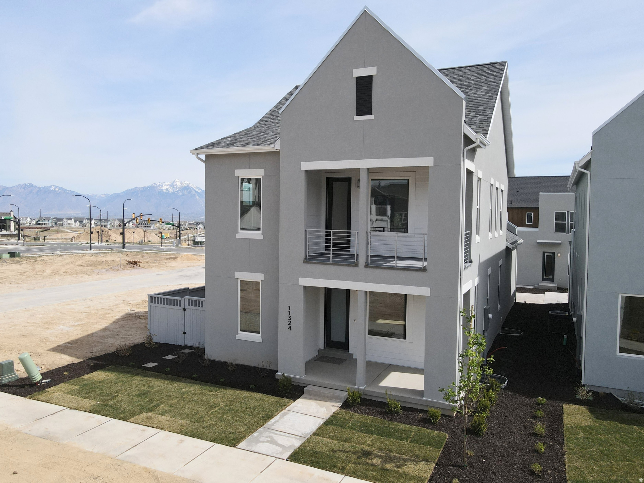 DAYBREAK - Residential